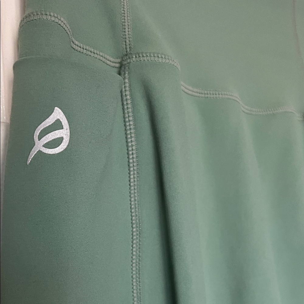 P'tula Green High-Waisted Pants - Picture 2 of 2